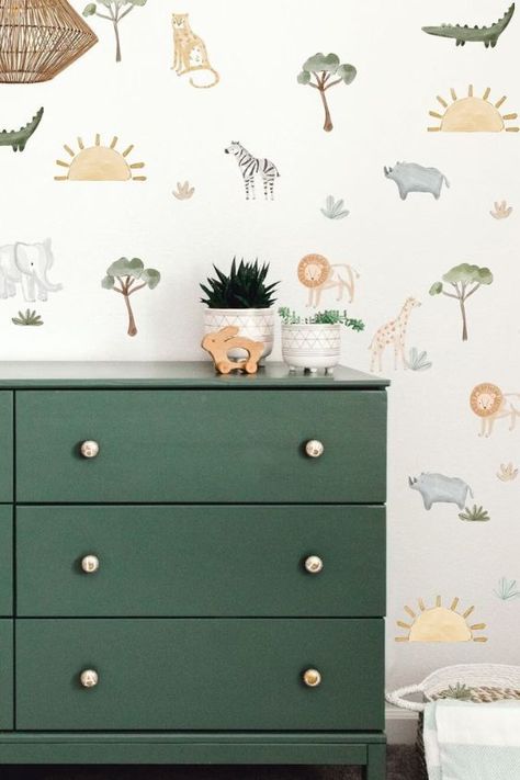 Ahead everything you need to know when choosing the perfect wall decals for baby rooms. Organization Nursery, Decorating Nursery, Toddlers Bedroom, Furniture Nursery, Boys Room Decals, Dinosaur Wall Decals, Toddler Boy Room Decor, Boy Toddler Bedroom, Big Boy Bedrooms