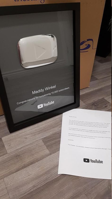 Silver Play Button, Youtube Play Button, Aloe Vera Face Wash, Button Frames, Music Studio Room, Youtube Success, Youtube Channel Ideas, 2020 Vision, Private Jets