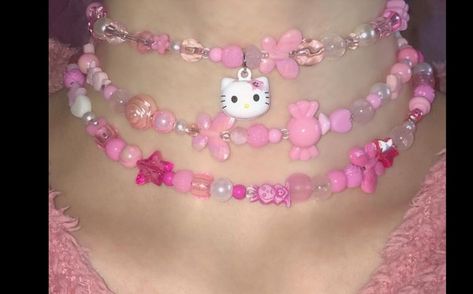 Hello Kitty Aesthetic, Hello Kit, Jewelry Accessories Ideas, Hello Kitty Pictures, Hello Kitty Items, Accessories Ideas, Cute Bracelets, Pony Beads, Girly Jewelry