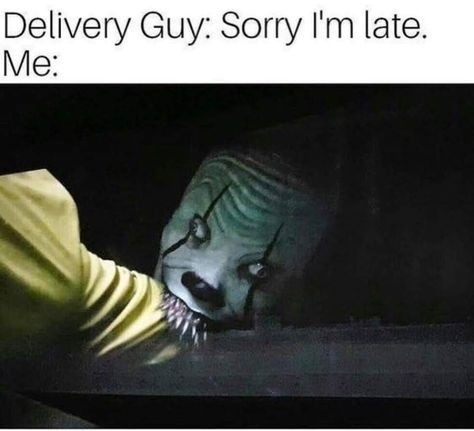 Funny Pennywise, Scarie Movie, Es Pennywise, Horror Movies Funny, Pennywise The Dancing Clown, Halloween Memes, It The Clown Movie, Losers Club, I'm A Loser