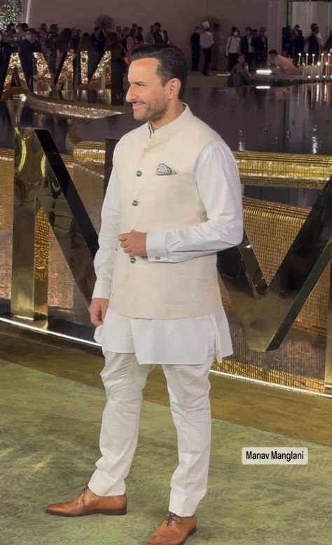 Bollywood Style Bandhgala In Off White, Bollywood Style White Bandhgala For Transitional Season, Off White Bollywood Sherwani For Transitional Season, Bollywood Style White Bandhgala Kurta, Bollywood Style Off-white Transitional Sherwani, Engagement Dress For Men, Kurta Fashion, Wedding Matching Outfits, Jodhpuri Suits