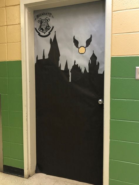 Hogwarts Door Decoration, Harry Potter Bedroom Door, Harry Potter Themed Door, Classroom Door Harry Potter, Storybook Classroom Door Ideas, Harry Potter Door Decorating Contest, Harry Potter Door Decorations Classroom, Harry Potter Christmas Door, Harry Potter Classroom Door