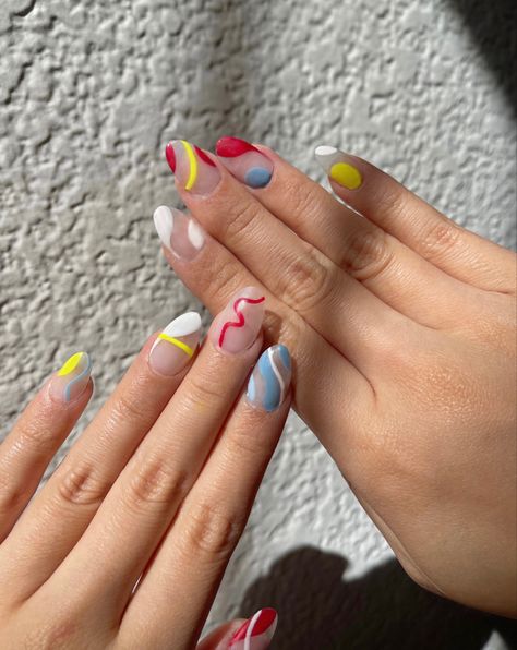 White Nails Abstract, Yellow White Nails, Spring Nails Colorful, Nail Art Abstract, Nails Colorful, Abstract Nail, Funky Nail Art, Gel Extensions, Trendy Nail