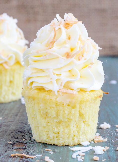 These Lemon Coconut Cupcakes have a moist coconut cake, a sweet, tart lemon curd filling and are topped with a lemon Italian meringue buttercream! Coconut Cream Cupcakes, Chocolate Coconut Cupcakes, Cream Pie Cupcakes, Coconut Cream Pie Easy, Cake Mix Cupcakes, Coconut Mousse, Italian Meringue Buttercream, Pie Cupcakes, Cupcakes Recipes