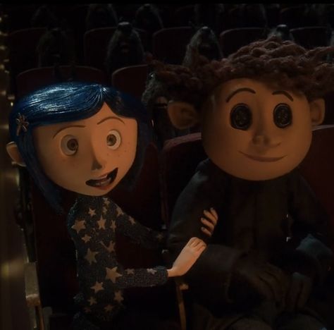 Coraline Film, Coraline Book, New Cartoons, Coraline Costume, Distract Yourself, Coraline And Wybie, Laika Studios, Coraline Art, Coraline Movie