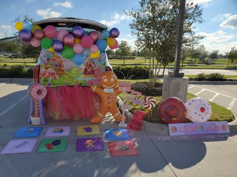 Bear Cupcakes, Trunk Or Treat, Halloween 2020, Gummy Bear, Gummy Bears, Donuts, Trunk, Halloween Decorations, Gingerbread