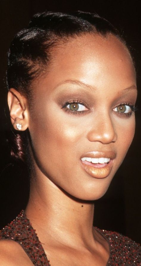 Tyra Banks Young, 2000s Hairstyles, Tyra Banks, 90s 2000s, Things To Do When Bored, Beauty Icons, Bob Marley, Textured Hair, Black Hair