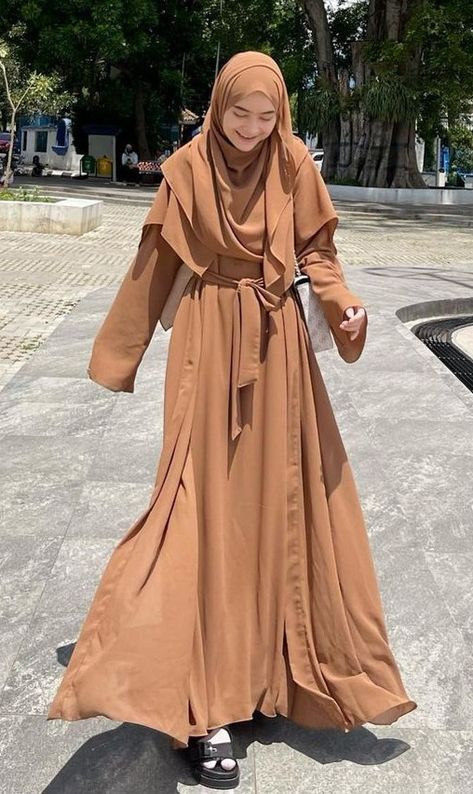 Cute Abaya, Abaya Modern Style, Outfit Abaya, Abaya Girl, Abaya Dress Muslim, Abaya Outfits, Abaya Inspiration, Abaya Hijab, Muslimah Outfit