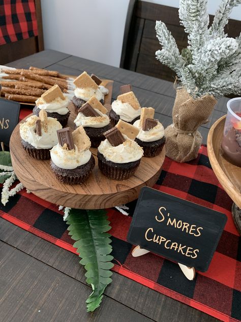 Outdoor Theme Cupcakes, Camping Theme Dessert Table, Cupcake Forest Theme, Lumberjack Dessert Table, Forest Theme Dessert Table, Winter Woodland Dessert Table, Woodland Baby Shower Theme Dessert Table, Woodland Treats Dessert Tables, Woodland Theme Food Ideas Dessert Tables