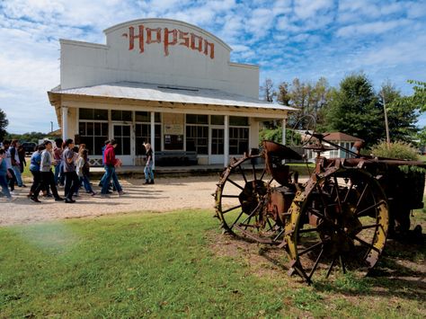 4 Reasons to Visit Clarksdale, MS - Mississippi Farm Country Tunica Mississippi, Mississippi Vacation, Clarksdale Mississippi, Mississippi Blues, Mississippi Travel, Dream Trips, Mississippi Delta, Delta Blues, Tennessee Williams