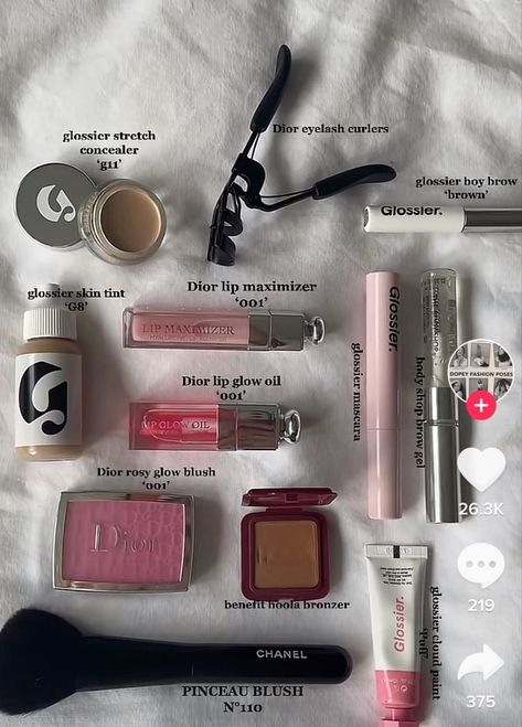 Natural Makeup Essentials, All I Need Makeup, Clean Girl Makeup Products, Glossier Outfit, Good Makeup Products, Clean Girl Essentials, Cheap Makeup Products, Glossier Mascara, Skincare Routine Products