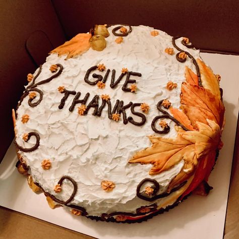 Fondant Leaves, Homemade Icing, Thanksgiving Cake, Thanksgiving Cakes, Fall Cakes, Bday Cake, Cake Decor, Give Thanks, Cake Ideas