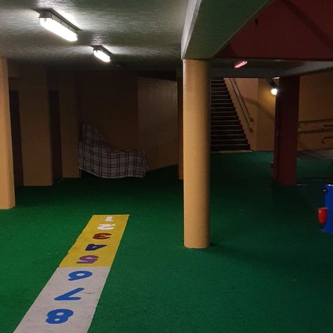 House Liminal Space, Strangely Familiar Places, Oddly Familiar Places, Backrooms And Liminal Spaces, Early 2000s Room, Liminal Places, Strangely Familiar, Space Preschool, Familiar Places