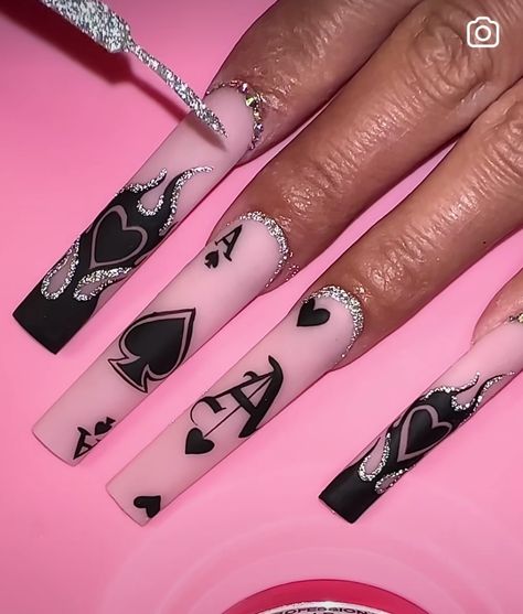 Amor Nails Design, Nails With Names On Them Ideas, Vegas Nail Designs Ideas, Playing Cards Nail Design, Ace Of Spades Nail Design, Gothic Birthday Nails, Ace Nails Designs, Queen Of Hearts Nails Acrylic, Rockabilly Nails Designs