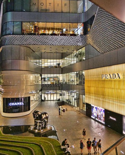 Bangkok Shopping, Mall Facade, Shopping Mall Design, Mall Design, Luxurious Life, Centre Commercial, Shopping Malls, Style Blogger, Shopping Day