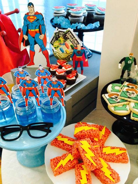 Justice League Birthday Party, Justice League Party, Superhero Birthday Party Ideas, Superman Birthday Party, Superhero Ideas, Superman Party, Marvel Party, Superman Birthday, Batman Birthday Party