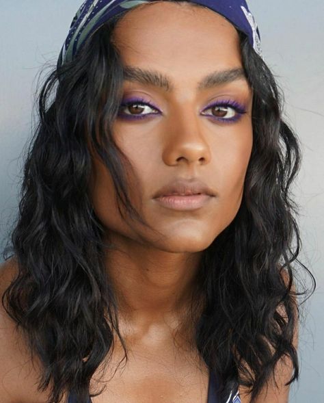 Summer 2023 Makeup, 2023 Makeup Trends, Plum Eyeshadow, 2023 Makeup, Simone Ashley, Bright Eye Makeup, Autumn Winter 2023, Skin Photo, Bright Winter