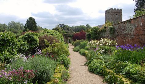 18th Century Garden, Rousham Garden, 18th Century Aesthetic, English Garden Style, English Project, English Garden Design, Steampunk Stuff, English Projects, English Gardens