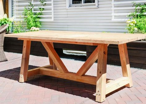 25 DIY Patio Table Plans Free - Blitsy Patio Table Plans, Wood Patio Table, Diy Esstisch, Diy Patio Table, Diy Bench Outdoor, Farmhouse Patio, Diy Outdoor Table, Outdoor Patio Table, Diy Dining Table