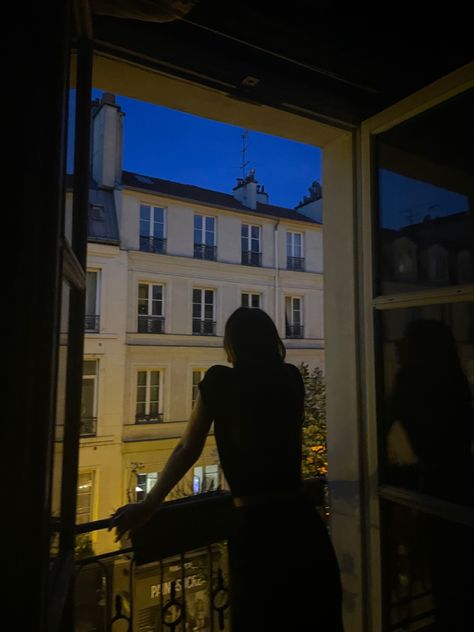 Paris Night Time, Paris Apartment Aesthetic, Sunset Apartment, Paris Night Aesthetic, Victoria Paris, Paris Balcony, Italy Apartment, Night Window, Paris Rooms