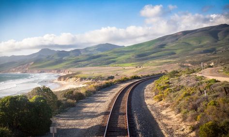 Amtrak Coast Starlight Route: What to Know - NerdWallet Coast Starlight Train, Train Travel Usa, Coast Starlight, Napa Valley Wine Train, Best Travel Books, Grand Canyon Railway, Train Ticket, Train Trip, Scenic Train Rides