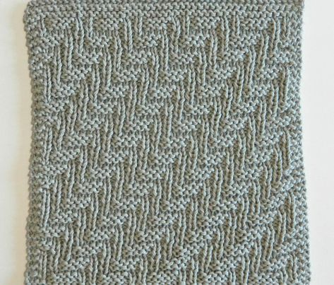 Pattern Stairs, Knitted Squares Pattern, Knitting Projects Free, Knitted Blanket Squares, Knitting Squares, Knitting Blocking, Cable Knit Blankets, Knitted Washcloths, Dishcloth Knitting Patterns