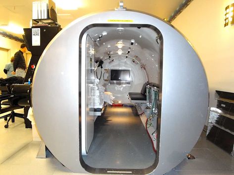 Multiplace Hyperbaric Chamber Model 7200 DL Entrance Pulmonary System, Hyperbaric Chamber, Home Spa Room, Hyperbaric Oxygen Therapy, Hospital Architecture, Fire Suppression, Oxygen Therapy, Oxygen Concentrator, Oxygen Tanks