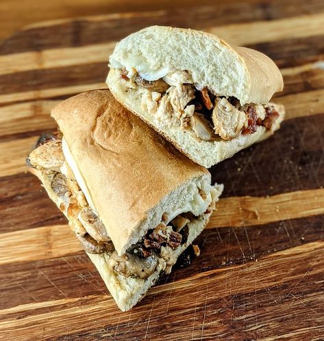 Quiznos Chicken Carbonara Chicken Carbonara Sandwich Quiznos, Quiznos Chicken Carbonara Copycat, Chicken Carbonara Sandwich, Quiznos Sandwiches Copycat, Quiznos Sandwiches, Copycat Fast Food, Cheat Day Food, Hot Weather Meals, Baked Goods To Sell