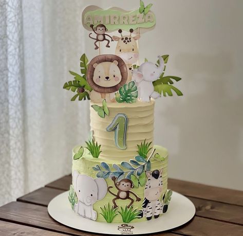 Pastel Safari, Jungle Theme Cake, Topper Safari, Cake Pic, Jungle Theme Cakes, Monkey Birthday Parties, Safari Cake, Bday Celebration, Baby Birthday Decorations