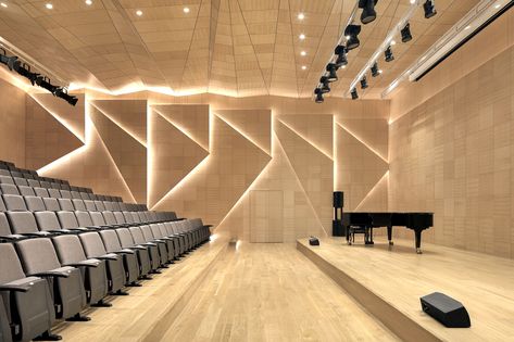 Small Auditorium Design, Small Auditorium, Statue Of Liberty Facts, Dalian China, Theatrical Scenery, Auditorium Design, Event Hall, Dalian, Performing Arts Center