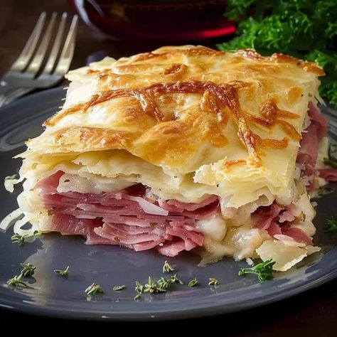 REUBEN CRESCENT BAKE Ruben Crescent Bake, Reuben Crescent Bake, Rueben Crescent Bake, Reuben Bake Recipe, Shredded Corned Beef, Reuben Bake, Reuben Sandwiches, Reuben Casserole, Crescent Roll Crust