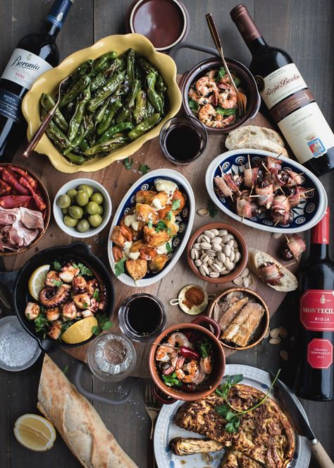 Spanish Tapas Party! { gluten-free, dairy-free, paleo + Whole30 options } — saltnpepperhere Spanish Dinner Party, Spanish Tapas Party, Spanish Dinner, Paella Party, Tapas Dinner, Tapas Party, Tapas Menu, Tapas Dishes, Easy Chicken Breast