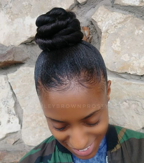 Afro Bun Hairstyles, Bun Knot, Bun With Braids, Afro Bun, Black Hair Bun, Bantu Knot Hairstyles, Clip In Ponytail Extensions, Slick Ponytail, Hairstyle Ideas Easy