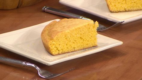 Bobby Flay shares his secret to perfect cornbread dressing - TODAY.com T Is For Turkey, Cast Iron Skillet Cornbread, Iron Skillet Cornbread, Perfect Cornbread, Pan Cornbread, Chef Bobby Flay, Bobby Flay Recipes, Dressing Recipes Cornbread, Cornbread Recipes