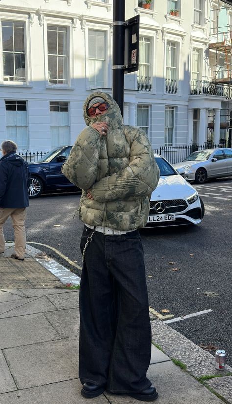 British Streetwear, Masc Fashion, Puffer Jacket Outfit, Christmas Outfit Ideas, Jacket Streetwear, Cold Fits, Streetwear Essentials, Street Fashion Men Streetwear, Guys Clothing Styles