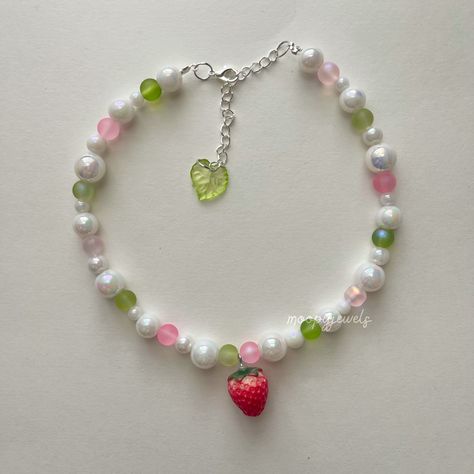 2023 Necklace, Strawberry Bracelet, Strawberry Jewelry, Small Bead Bracelet, Pretty Jewelry Necklaces, Fairy Necklace, Bead Charms Diy, Kawaii Jewelry, Diy Bracelet Designs