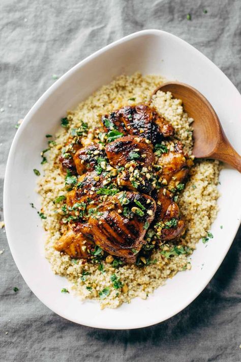 Spicy Thai Chicken and Quinoa | Pinch of Yum | Bloglovin’ Chicken And Quinoa, Pinch Of Yum, Quinoa Recipe, Spicy Thai, Salad Pasta, Thai Chicken, Quinoa Recipes, Chili Sauce, Asian Dishes