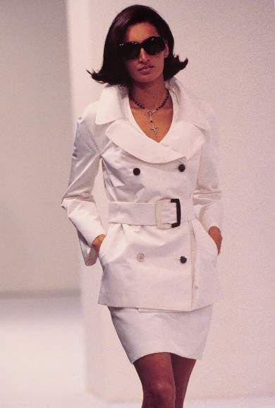 Yasmeen Ghauri / D&G Runway 1995 Dolce And Gabbana 1995, Dolce And Gabbana Runway, Models 90s, 90s Runway Fashion, Original Supermodels, 1990s Fashion, Celebrity Street Style, Runway Collection, Street Style Outfit