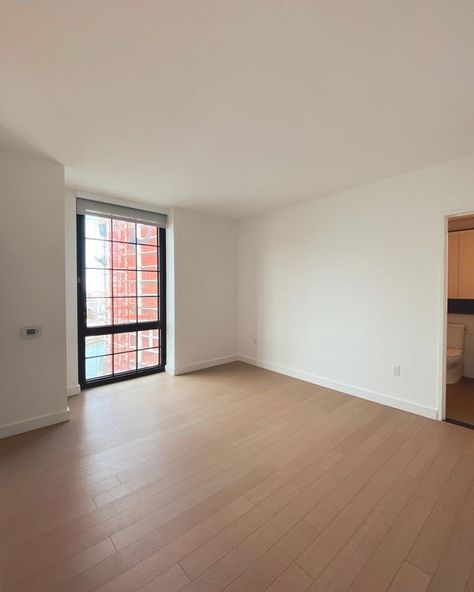 Empty House Aesthetic, Empty Apartment Aesthetic, Empty Room Aesthetic, Apartment Empty, Living Room Empty, Collage Apartment, Empty Bedroom, Empty Living Room, Empty Apartment