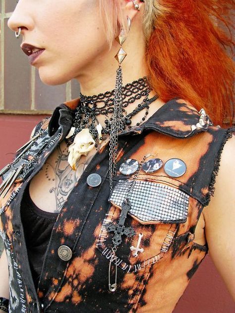 Pop Punk Fashion, Batman Outfits, Ornate Jewelry, Punk Rock Outfits, Hipster Outfits, Rock Punk, Steampunk Clothing, Estilo Punk, Punk Outfits