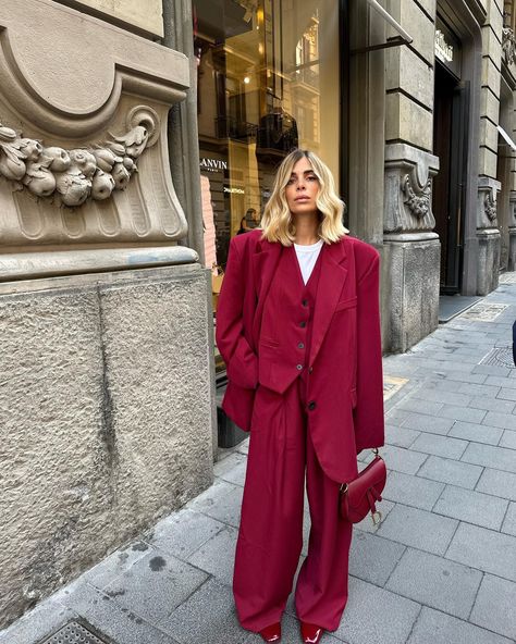 Literally inside the (cherry) trend 🍒 3 pieces suit via @lumina_fashion_official | Instagram Women's Fall Fashion, 60 Outfits, Italian Summer Outfits, Style Inspiration Fall, Fashion 2024, Professional Outfits, Fashion Photoshoot, Autumn Fashion Women, Festival Outfit