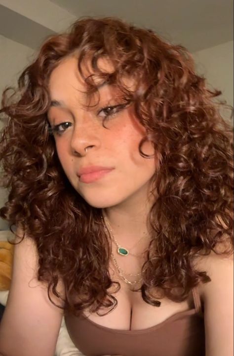 Curly Haircut Long Layers Face Framing, Butterfly Cut With Curly Hair, Curly Hairstyles Fringe, Hair Cut For Curly Hair Girl, Butterfly Bangs Curly Hair, Square Face Hairstyles Curly, Face Framing With Curly Hair, Emo With Curly Hair, Curly Hair Haircuts Women