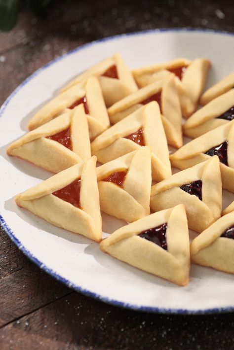 Hamantaschen Cookies Jewish Cookies, Hamantaschen Cookies, Hamantaschen Recipe, Jam Bars, Rosanna Pansino, The Jam, Jewish Recipes, Pie Dough, Shortbread Cookies