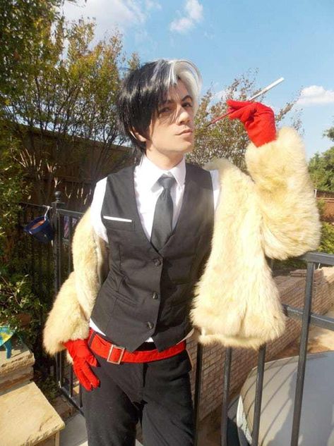 Cruella de Vil is listed (or ranked) 2 on the list 20 Hot Nerd Dudes in Unbelievably Sexy Genderbending Cosplays Vanellope Cosplay, Genderbent Cosplay, Disney Genderbend, Cruella Deville Costume, Cruella Costume, Villain Costumes, Dapper Day, Disney Cosplay, Male Cosplay