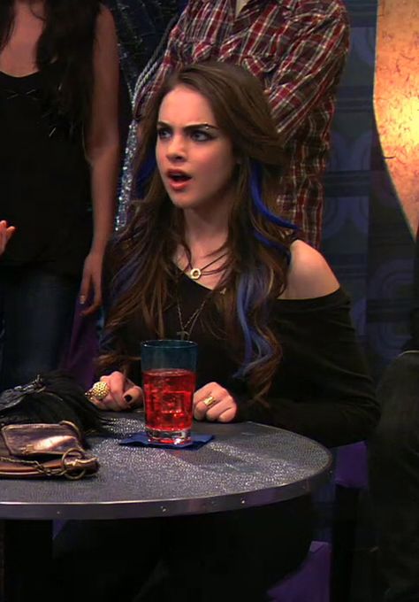 Love this hair color...(jade from victorious) Jade West Hair, Jade Victorious, Jade West, Liz Gillies, Hair Streaks, Elizabeth Gillies, Dye My Hair, Hair Dye Colors, Beautiful Picture