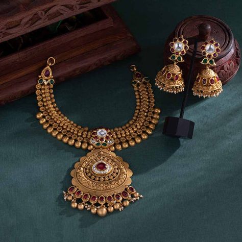 22K Necklace Set - Stunning and Sophisticated Designs | Shop Now – Page 31 – Jewelegance Jadtar Necklace Set, Gold Jewellery Set, Gold Bridal Necklace, Antique Necklaces Design, New Gold Jewellery Designs, Diamond Pendants Designs, Antique Gold Jewelry Indian, Fancy Jewelry Necklace, Modern Gold Jewelry