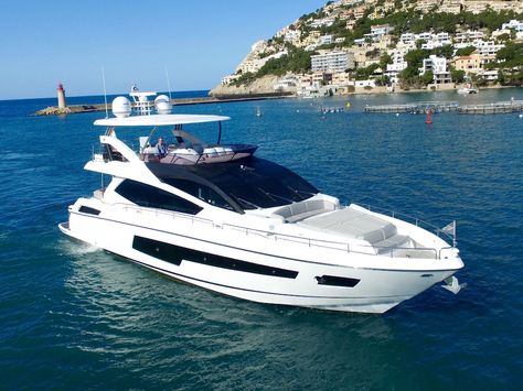 Yacht Aesthetic, Used Yachts For Sale, Luxury Yacht Interior, Best Yachts, Italy History, Dream Interior, Adriatic Coast, Yacht Interior, Below Deck