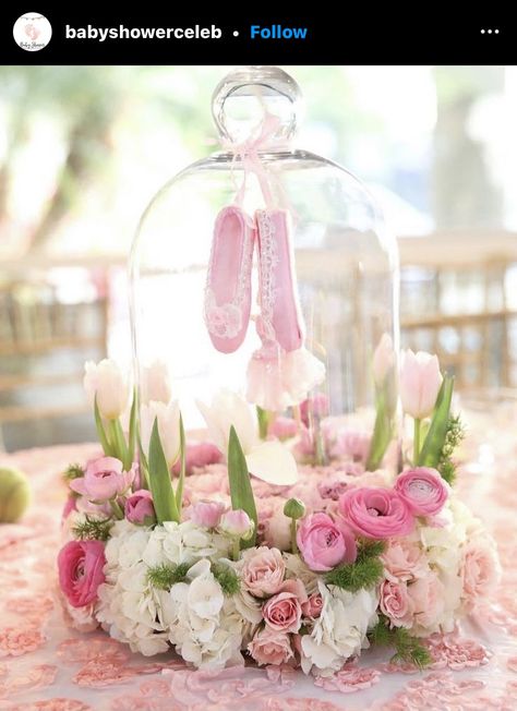 25 Adorably Cute Baby Shower Centerpiece Ideas Ballerina Baby Shower Theme, Ballerina Baby Showers, Ballet Birthday, Ballerina Birthday Parties, Tafel Decor, Ballerina Party, Ballerina Birthday, Shower Centerpieces, Girl Themes