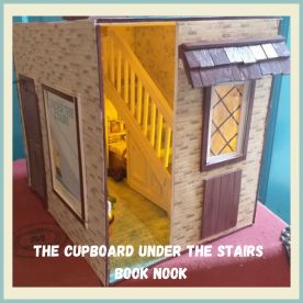 Cupboard Under The Stairs, Bookshelf Insert, Harry Potter Miniatures, Brick Paper, Make A Book, Bookshelf Art, Under Stairs Cupboard, Under The Stairs, House Crafts