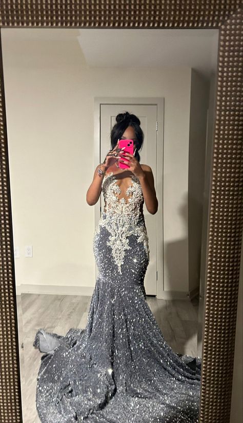 2k24 Prom, Exotic Prom Dresses, Black Lace Prom Dress, Formal Ideas, Prom Dress Inspo, Glam Dress, Grey Prom Dress, Prom Inspiration, Gorgeous Prom Dresses